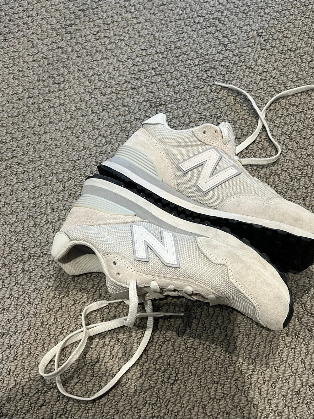 New Balance White/Light Gray Women's Sneakers size 8